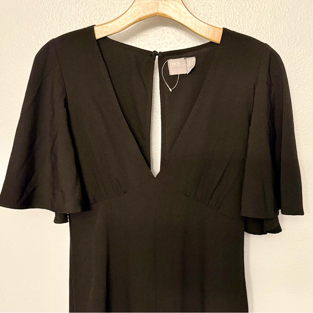 New ASOS Flutter‎ Sleeve Jumpsuit Deep V-Neck Wide Leg Back Zip Size 2